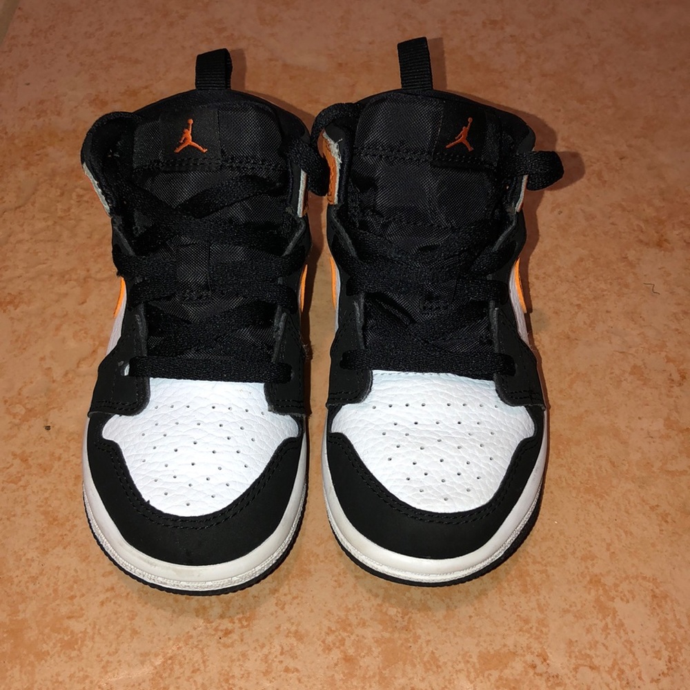Nike Jordan 1s 9c